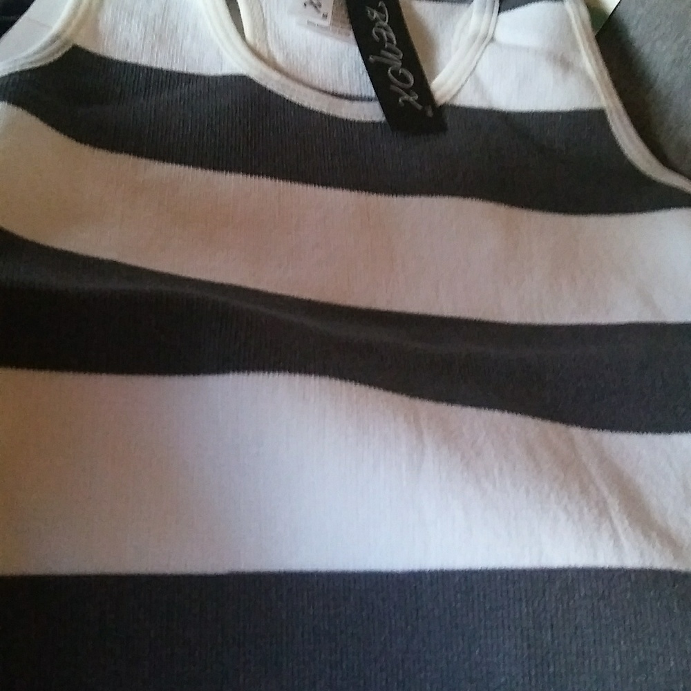 Tee shirt